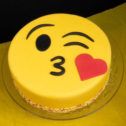 Emoji Kissing Cake