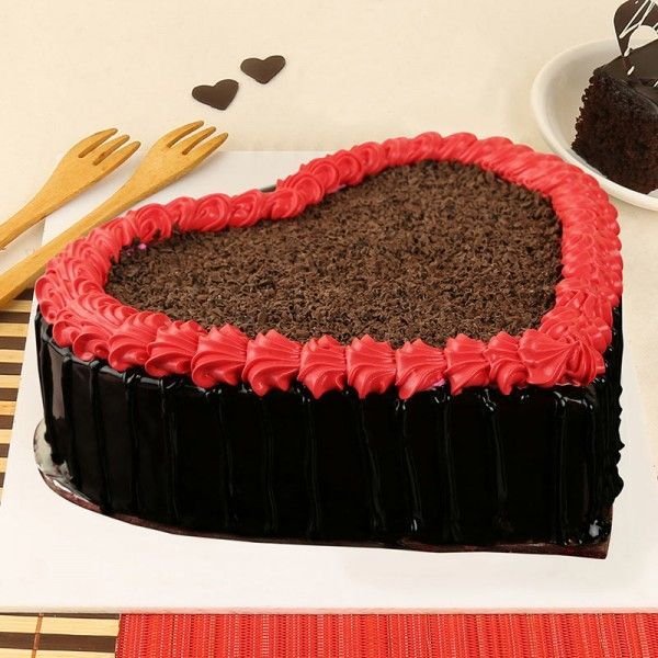 Lovely-Heart-Shape-Cake.jpg