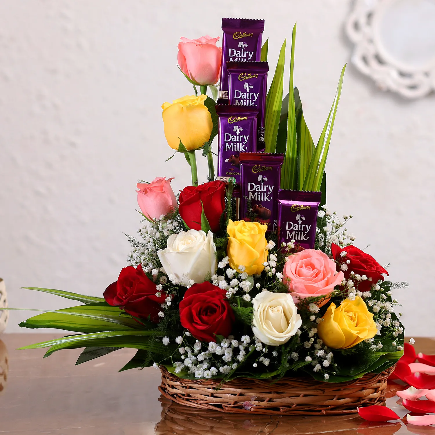 mixed-roses-arrangement-with-dairy-milk-chocolates_11.webp