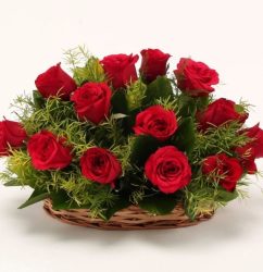 15-Red-Roses-Arrangement.jpg