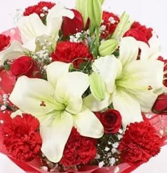 Beauty-of-Reds-Whites-Bouquet1.jpg