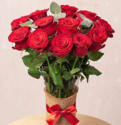 Elegant-Valentine-Red-Roses.jpg