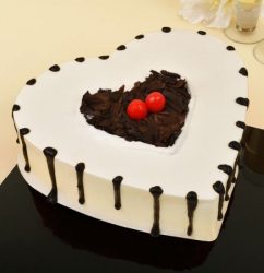 Heart-Shape-Balckforest-Cake.jpg