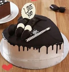 Heart-Shaped-Chocolate-Cake.jpg
