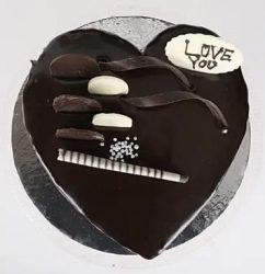 Heart-Shaped-Chocolate-Cake1.jpg