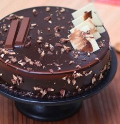 Kitkat-Chocolate-Cake.jpg