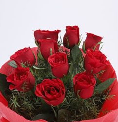 Red-Roses-with-Cake1.jpg