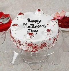 Red-Velvet-Cake-For-Mom.jpg