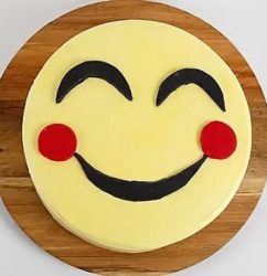 Smiley-Emoji-Cake.jpg