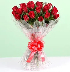 pure-romance-24-red-roses-bunch_11.webp