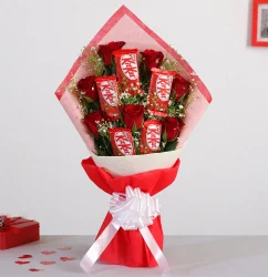 red-roses-bunch-with-nestle-kitkat-chocolates_11.webp