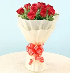 velvety-red-roses-bouquet_11.webp